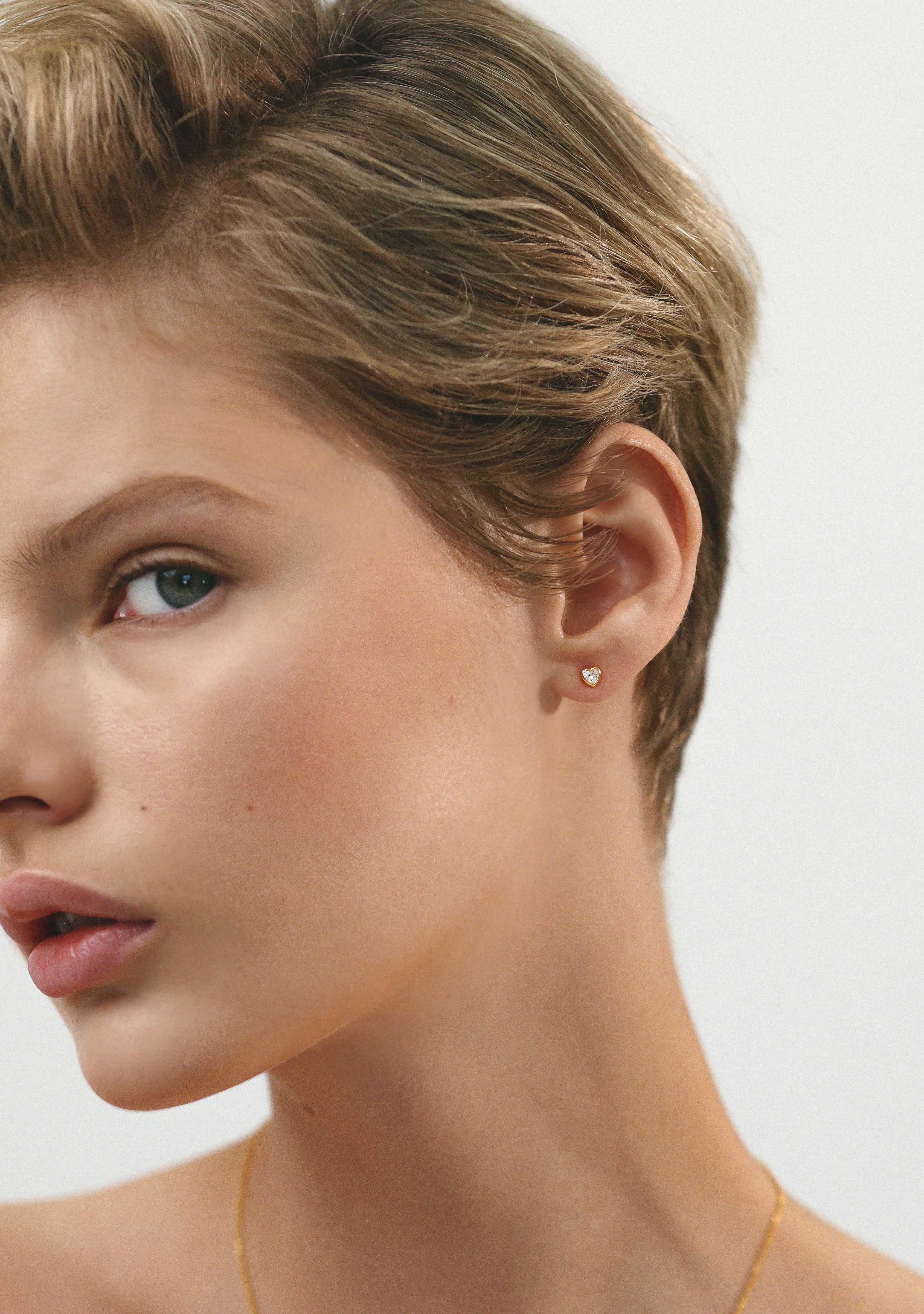 True Love Flatback Stud - Single - Gold